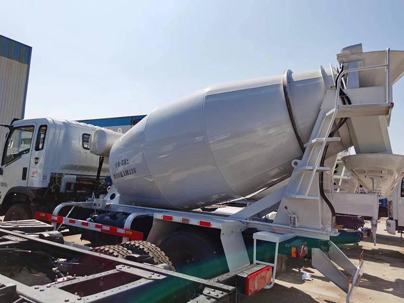 國(guó)六東風(fēng)S600單橋5.5攪拌車(chē)