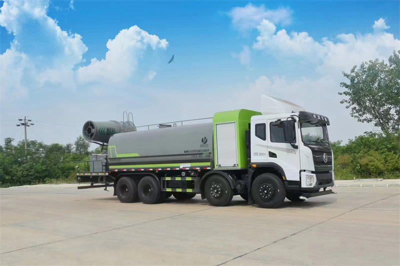 東風(fēng)前四后八輪大型霧炮車