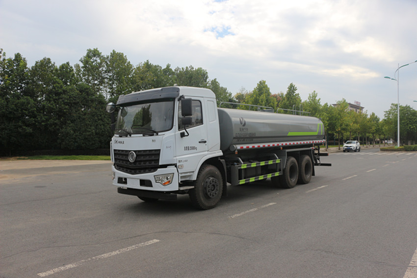 東風專底 19 方灑水車