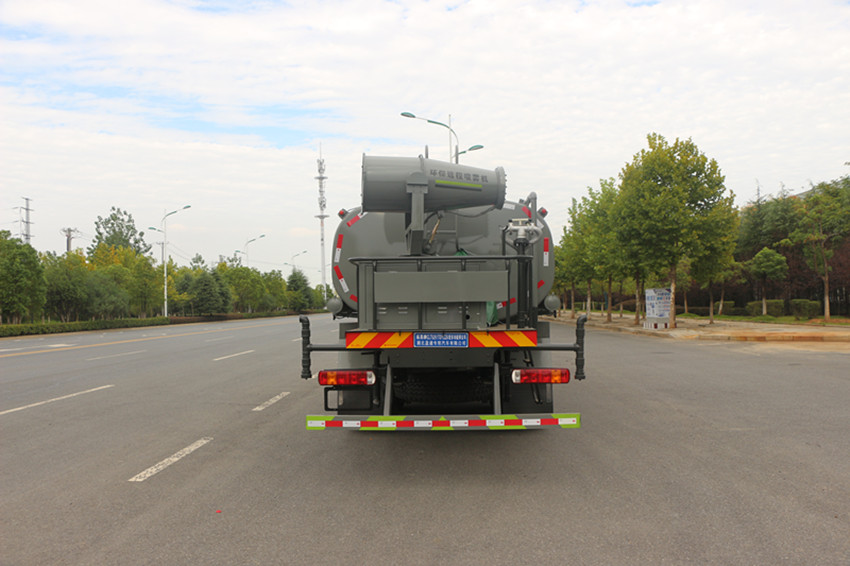 重汽豪沃22方抑塵車-霧炮車